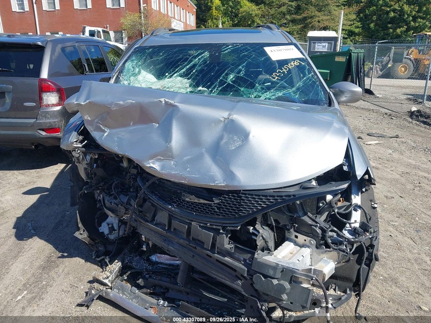 2018 Chrysler Pacifica Touring L Plus VIN: 2C4RC1EG8JR261412 Lot: 43307089