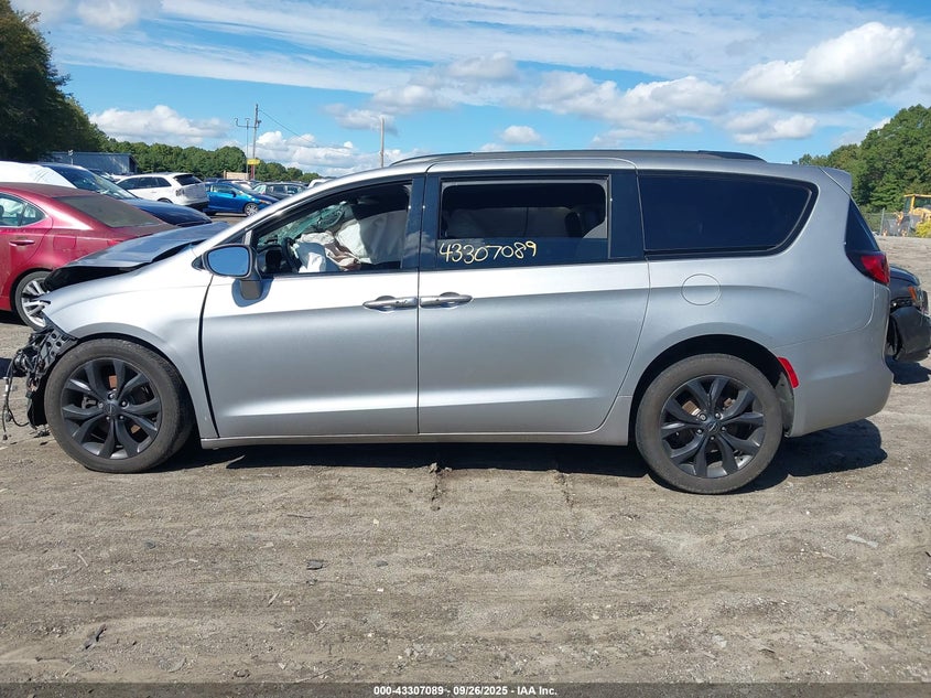 2018 Chrysler Pacifica Touring L Plus VIN: 2C4RC1EG8JR261412 Lot: 43307089