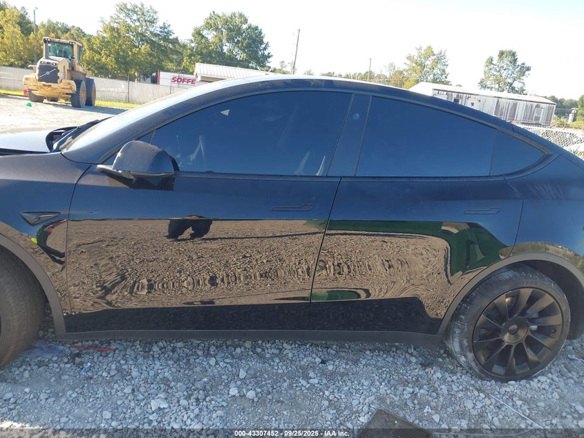 2023 Tesla Model Y Awd/Long Range Dual Motor All-Wheel Drive VIN: 7SAYGDEE1PA161365 Lot: 43307452