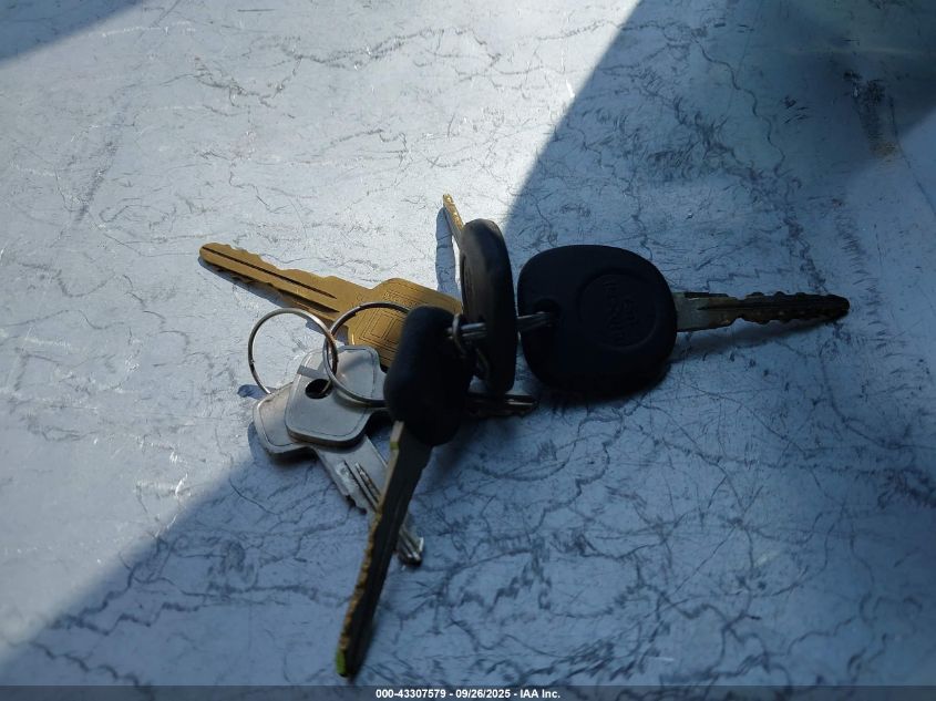 2005 Chevrolet Silverado 2500Hd Work Truck VIN: 1GCHC24U15E252823 Lot: 43307579