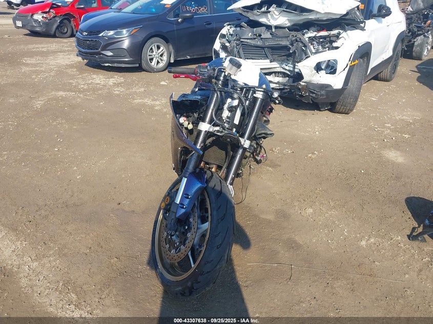 2005 YAMAHA YZFR6 L JYARJ06EX5A024195