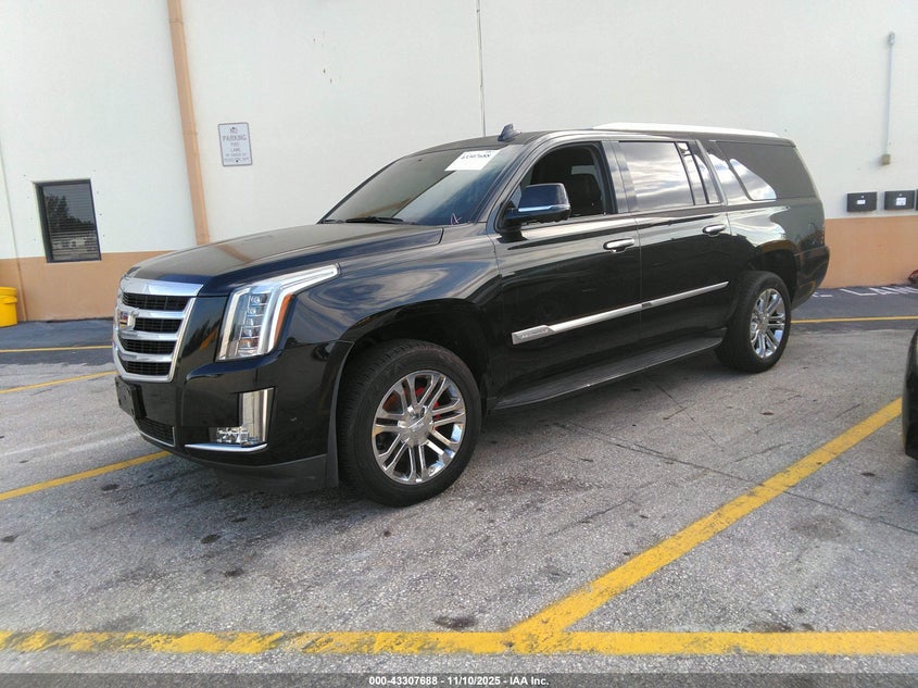 Vin: 1gys4gkj5hr147380, lot: 43802334, cadillac escalade esv standard 20172