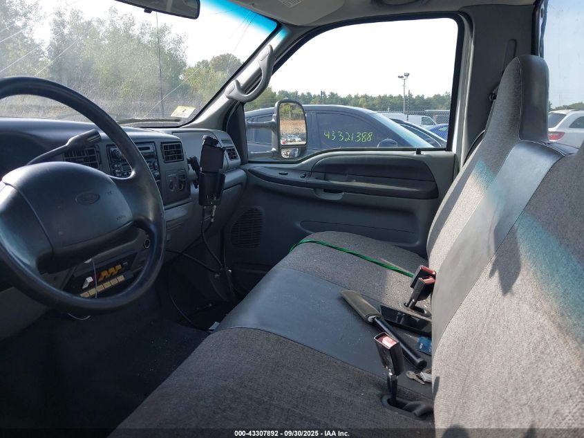 2002 Ford F-450 Xl/Xlt VIN: 1FDXF46S52ED01233 Lot: 43307892