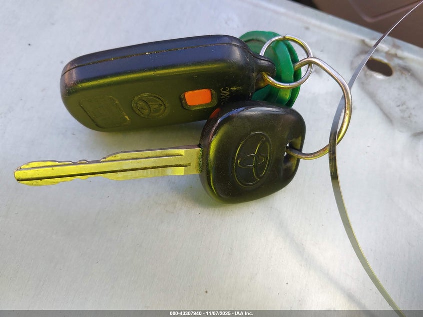 2003 Toyota Camry Xle VIN: 4T1BE32K33U246821 Lot: 43307940