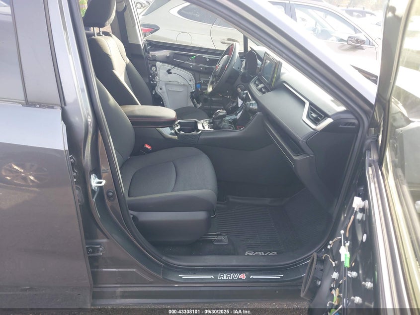 2019 TOYOTA RAV4 LE - JTMG1RFV6KD035656