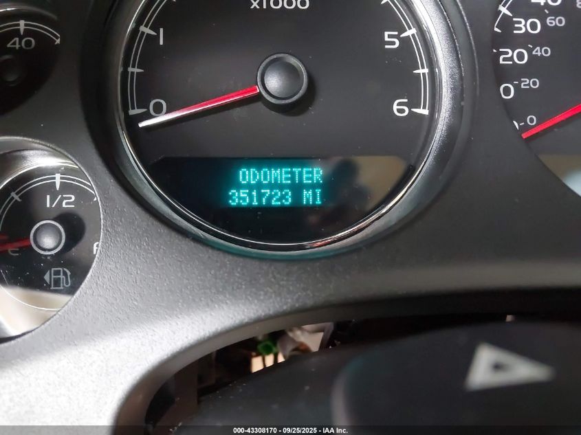 2007 Chevrolet Suburban 1500 Ltz VIN: 1GNFC16017J227255 Lot: 43308170