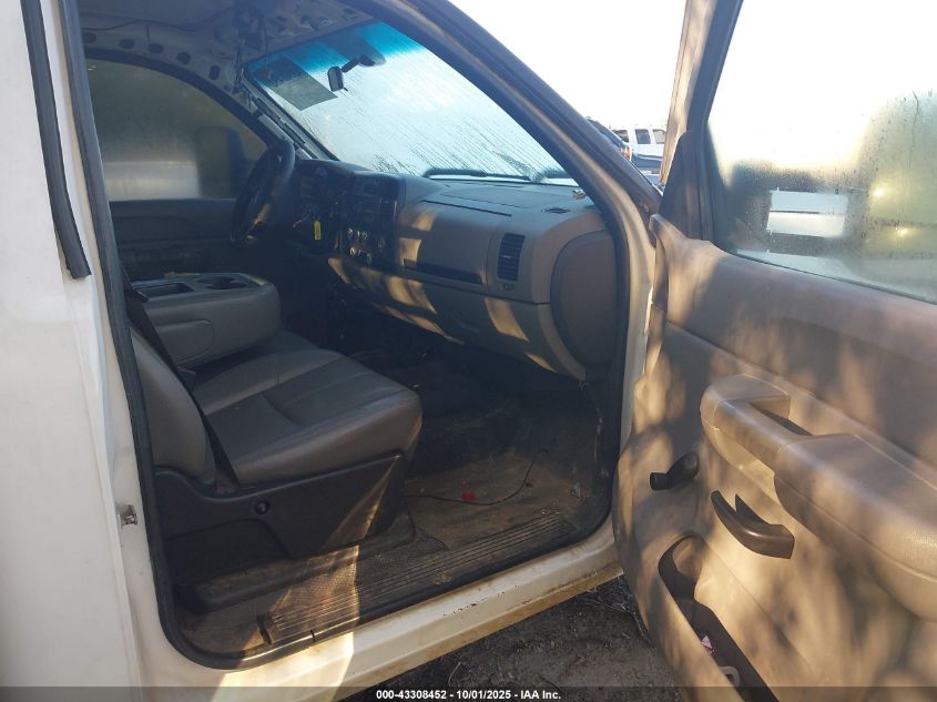 2008 Chevrolet Silverado 3500Hd Chassis Work Truck VIN: 1GBJK34648E156740 Lot: 43308452