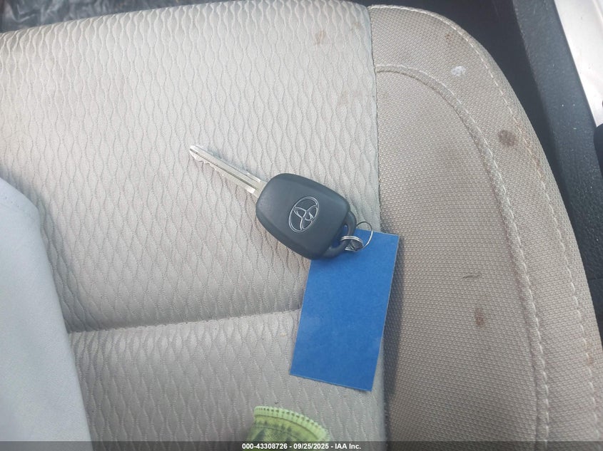 2016 TOYOTA COROLLA LE 5YFBURHEXGP373905