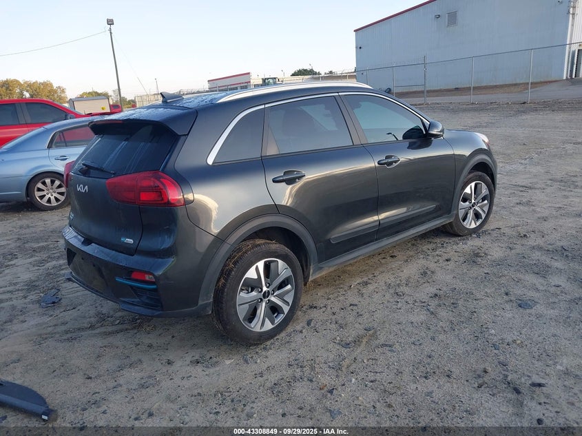 KNDCE3LG7N5138248 2022 KIA NIRO photo no. 4
