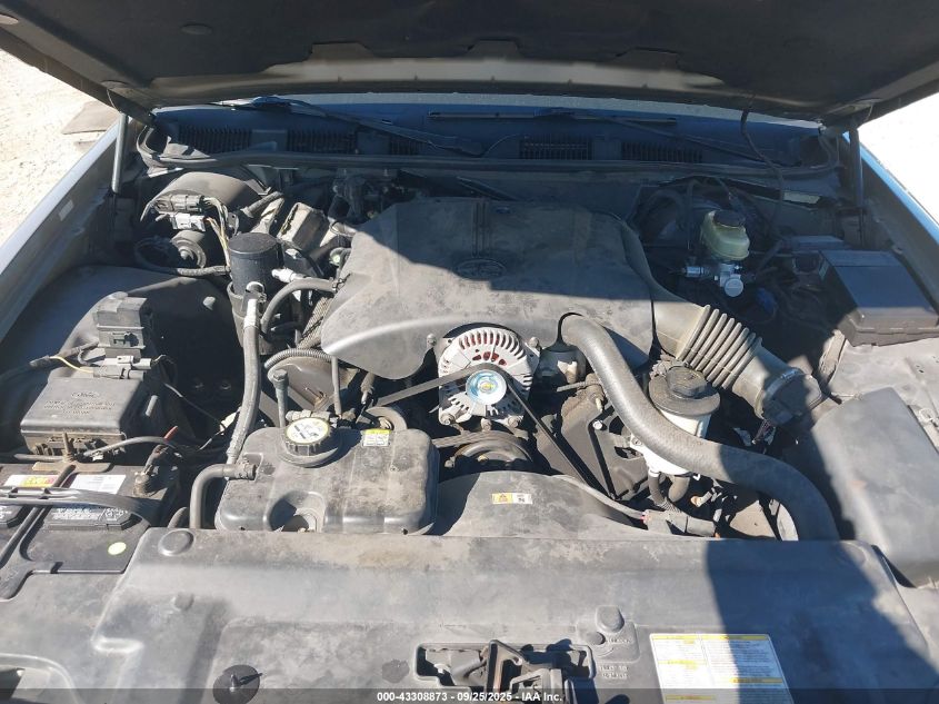 2001 Mercury Grand Marquis Gs VIN: 2MEFM74W11X695399 Lot: 43308873