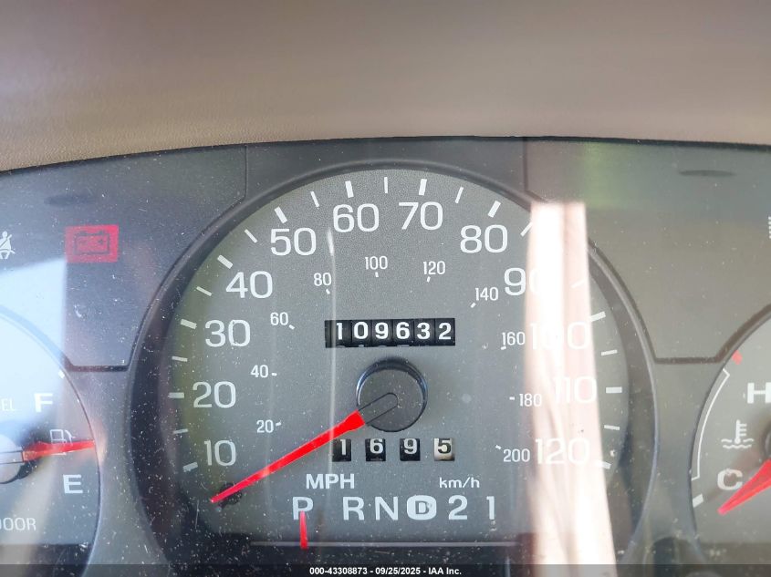 2001 Mercury Grand Marquis Gs VIN: 2MEFM74W11X695399 Lot: 43308873