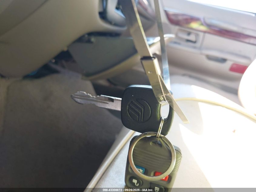 2001 Mercury Grand Marquis Gs VIN: 2MEFM74W11X695399 Lot: 43308873