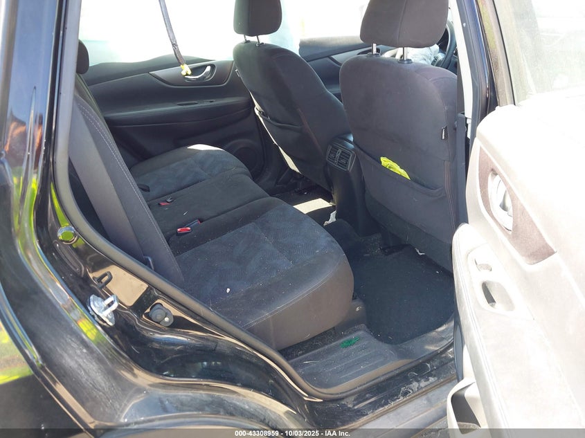 2015 NISSAN ROGUE S - KNMAT2MTXFP563133