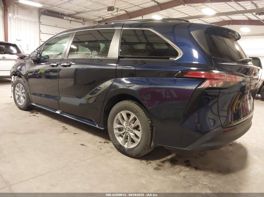 TOYOTA SIENNA - zdjęcie 3