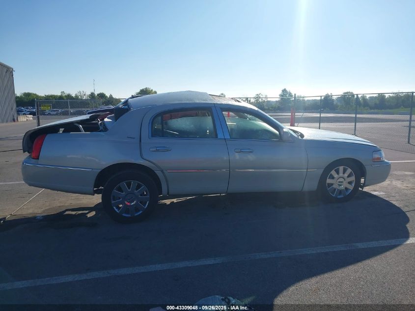2007 Lincoln Town Car Designer Series VIN: 1LNHM83V17Y636463 Lot: 43309048