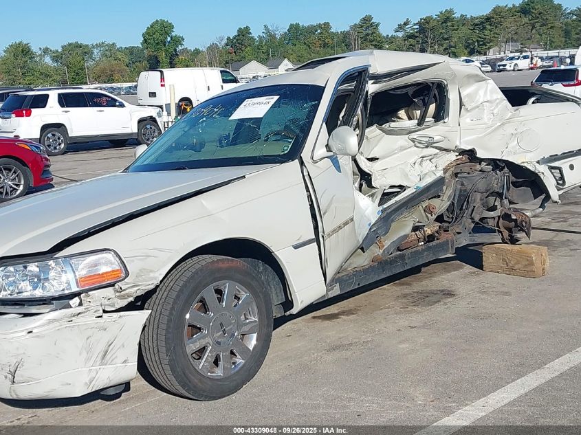 2007 Lincoln Town Car Designer Series VIN: 1LNHM83V17Y636463 Lot: 43309048