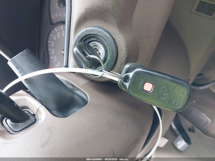 2004 Toyota Sequoia Limited V8 VIN: 5TDBT48A44S212861 Lot: 43309051