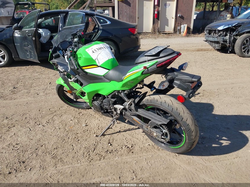 ML5EXGH18SDA58471 2025 KAWASAKI NINJA photo no. 3