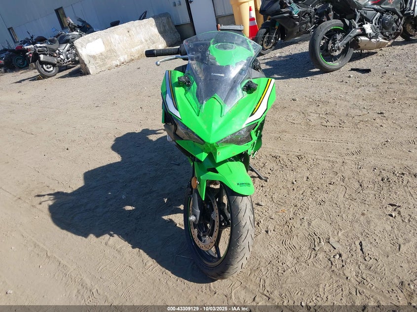 ML5EXGH18SDA58471 2025 KAWASAKI NINJA photo no. 5
