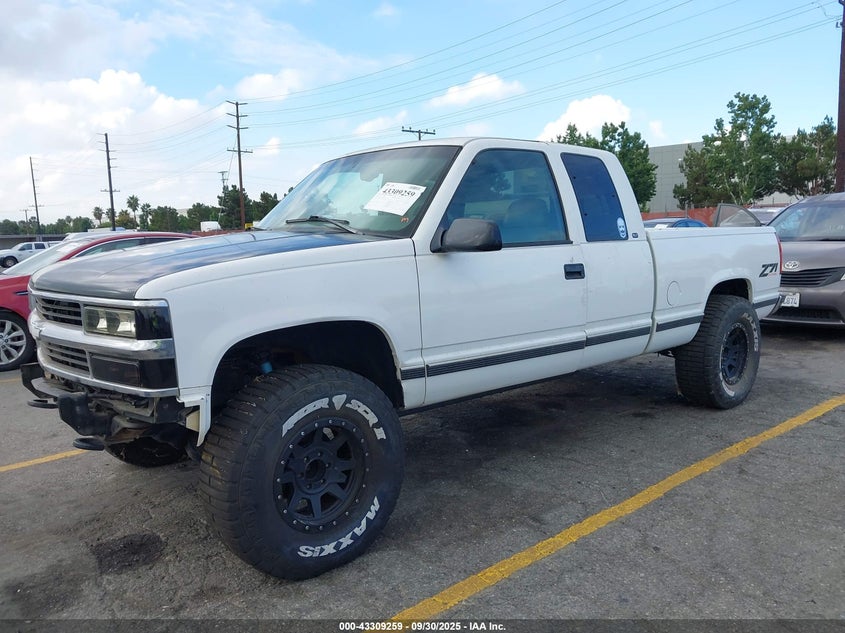 2GTEK19R9W1560345 1998 GMC SIERRA photo no. 2