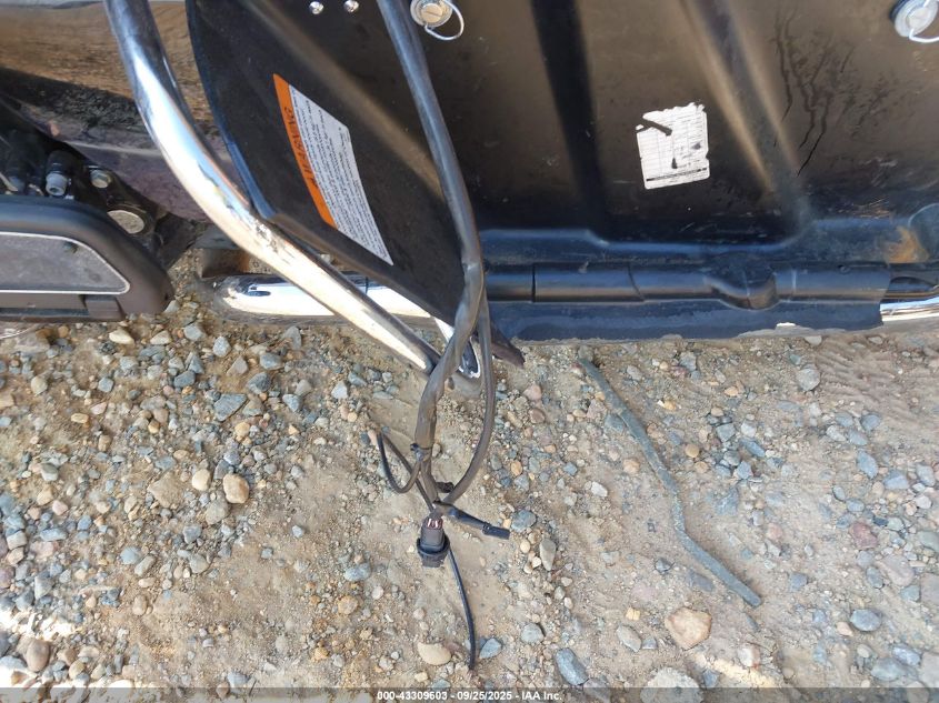 2010 Harley-Davidson Flhtk VIN: 1HD1KEM16AB651779 Lot: 43309603