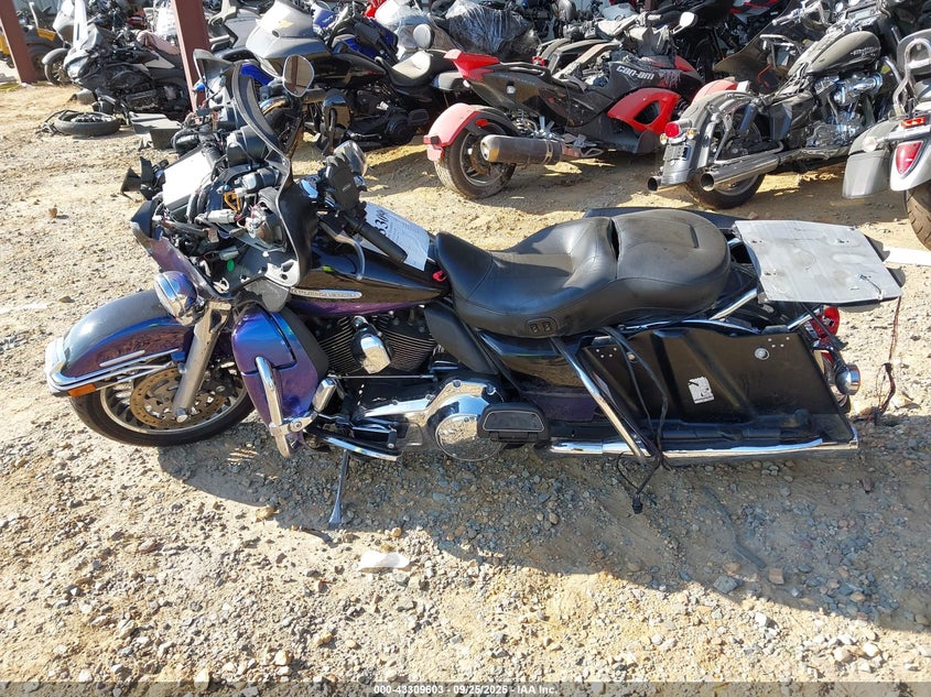 2010 Harley-Davidson Flhtk VIN: 1HD1KEM16AB651779 Lot: 43309603