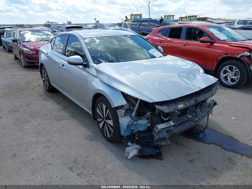 NISSAN ALTIMA SV FWD