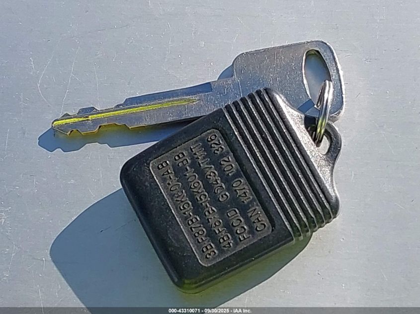 2002 Ford F-250 Lariat/Xl/Xlt VIN: 1FTNX20S62EC70323 Lot: 43310071