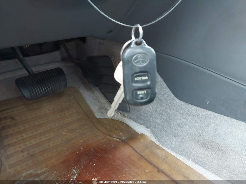 2000 Toyota Camry Le V6 VIN: 4T1BF22K4YU098726 Lot: 43310221