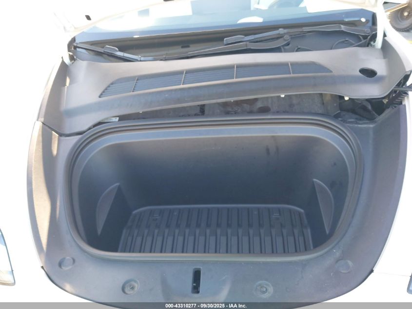 2022 Tesla Model Y Long Range Dual Motor All-Wheel Drive VIN: 7SAYGAEEXNF468922 Lot: 43310277