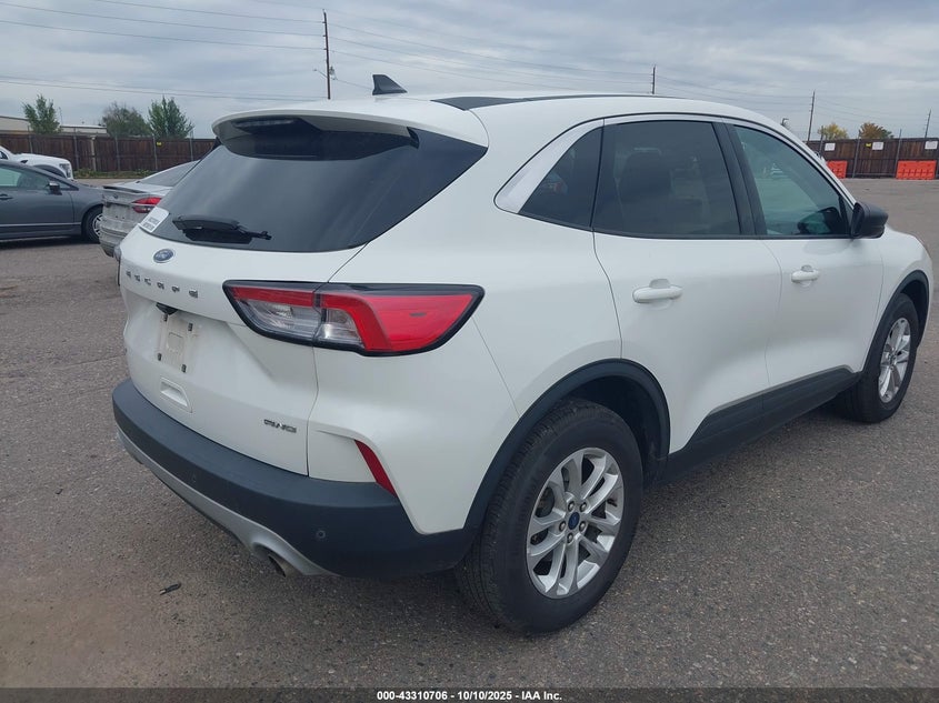 2022 Ford Escape Se