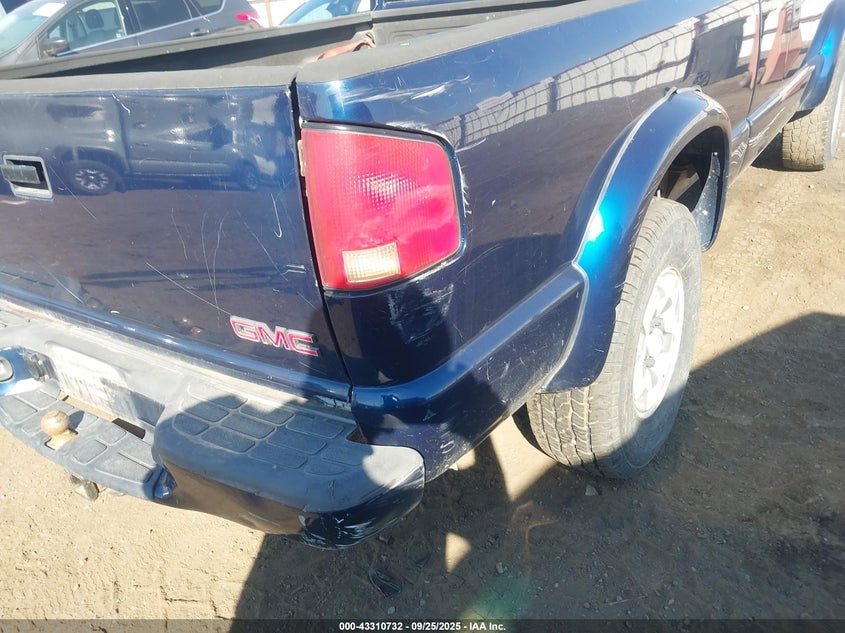 2002 GMC Sonoma Sls VIN: 1GTCT19W328116153 Lot: 43310732