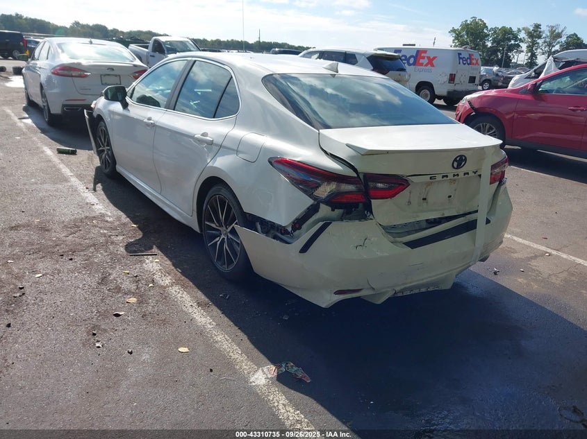 4T1T11BKXNU068994 2022 TOYOTA CAMRY photo no. 3