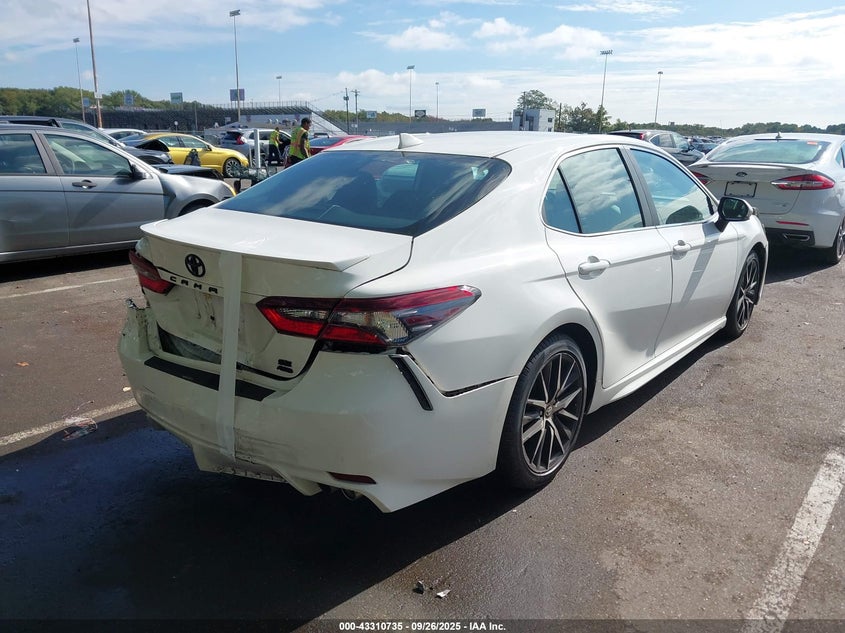 4T1T11BKXNU068994 2022 TOYOTA CAMRY photo no. 4