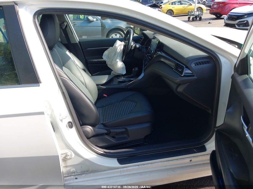 4T1T11BKXNU068994 2022 TOYOTA CAMRY photo no. 5