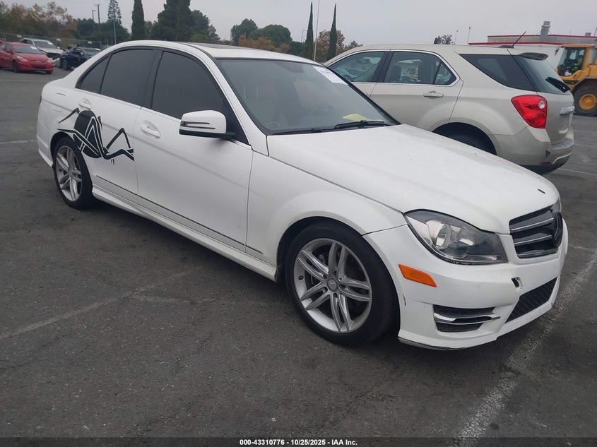 2014 MERCEDES-BENZ C 250 SPORT - WDDGF4HB0EA963109