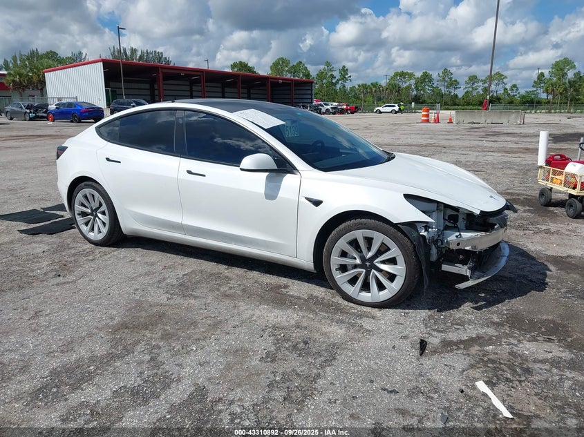 TESLA MODEL 3 LONG RANGE DUAL MOTOR ALL-WHEEL DRIVE