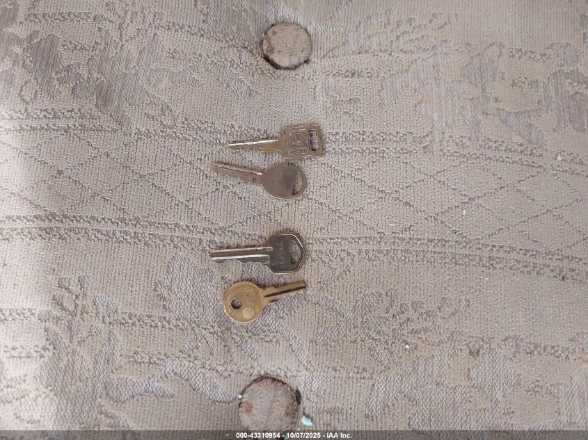 1988 Chevrolet G30 VIN: 2GBJG31M2J4137923 Lot: 43310954