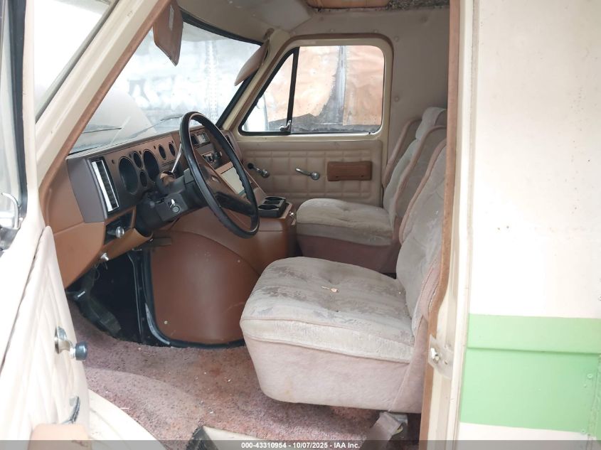 1988 Chevrolet G30 VIN: 2GBJG31M2J4137923 Lot: 43310954