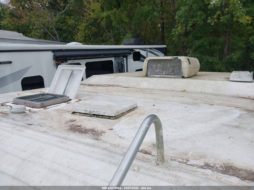 1988 Chevrolet G30 VIN: 2GBJG31M2J4137923 Lot: 43310954