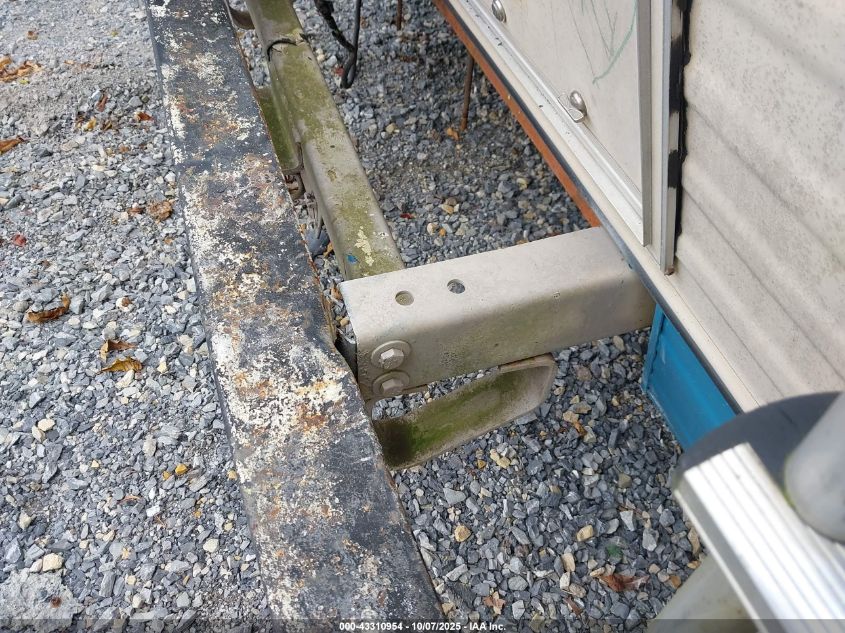 1988 Chevrolet G30 VIN: 2GBJG31M2J4137923 Lot: 43310954