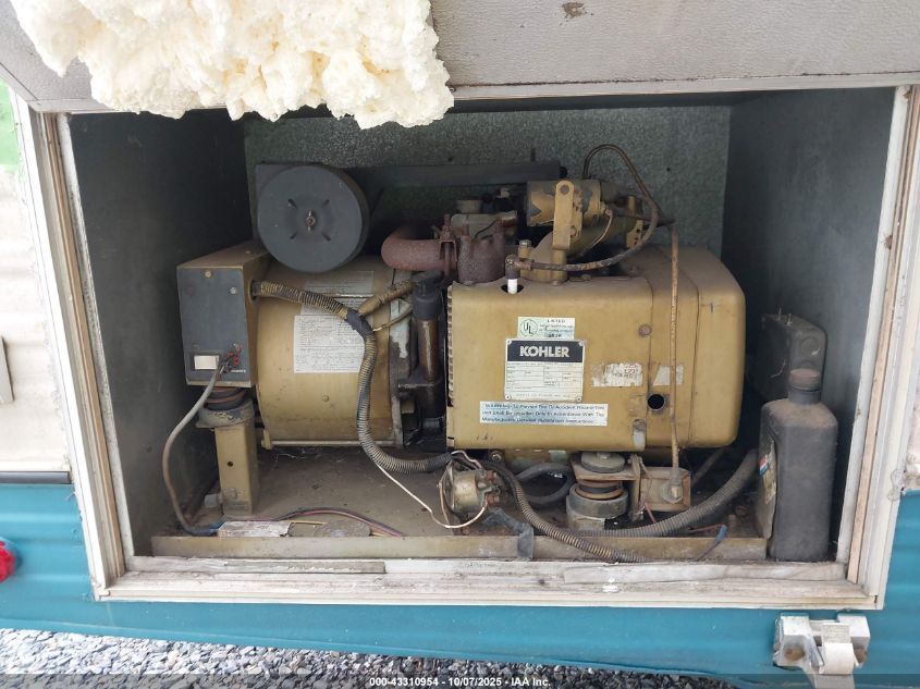 1988 Chevrolet G30 VIN: 2GBJG31M2J4137923 Lot: 43310954