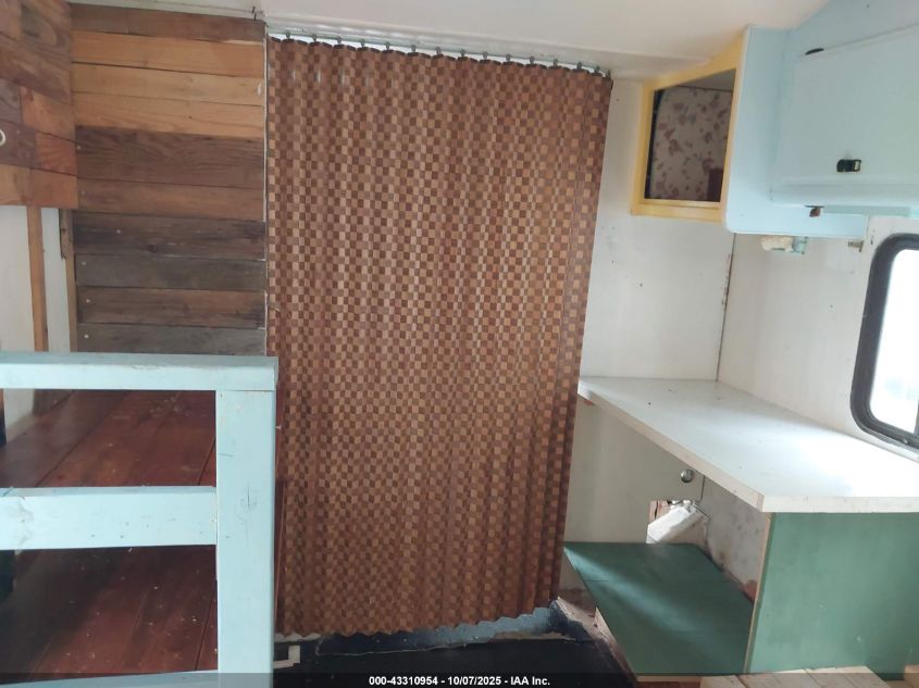 1988 Chevrolet G30 VIN: 2GBJG31M2J4137923 Lot: 43310954