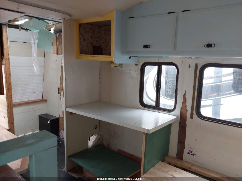 1988 Chevrolet G30 VIN: 2GBJG31M2J4137923 Lot: 43310954