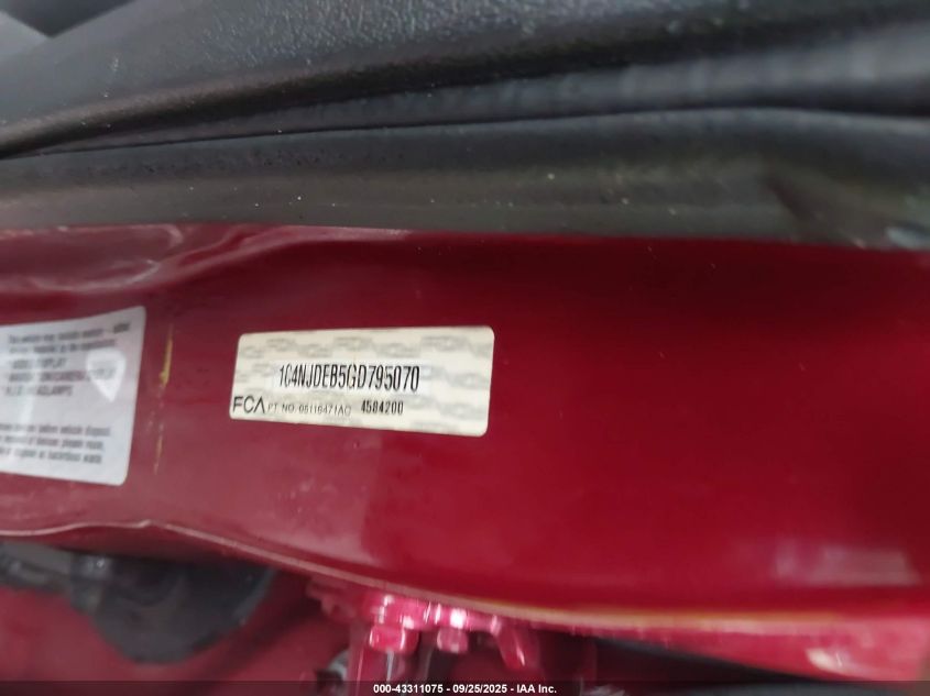 2016 Jeep Compass High Altitude Edition VIN: 1C4NJDEB5GD795070 Lot: 43311075