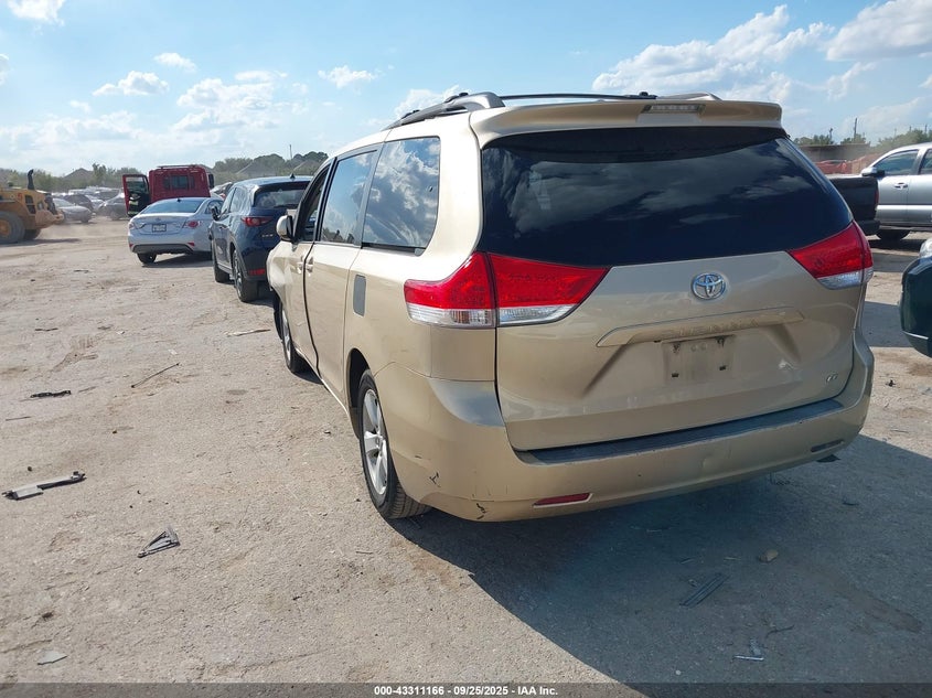 5TDKK3DC7CS196464 2012 TOYOTA SIENNA photo no. 3