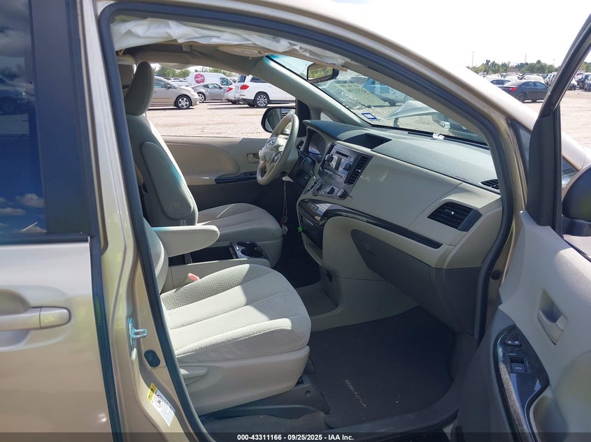5TDKK3DC7CS196464 2012 TOYOTA SIENNA photo no. 5