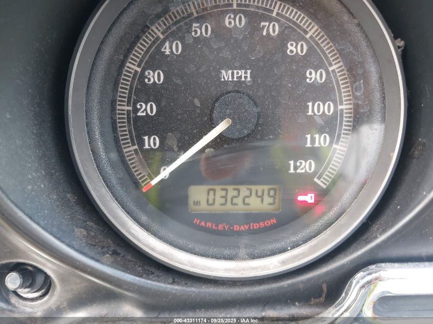 2011 Harley-Davidson Flhtcutg VIN: 1HD1MAM12BB856164 Lot: 43311174