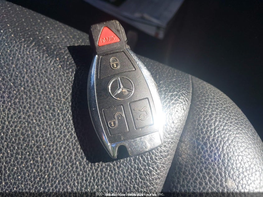 2011 Mercedes-Benz C 300 Luxury 4Matic/Sport 4Matic VIN: WDDGF8BB0BR166744 Lot: 43311354