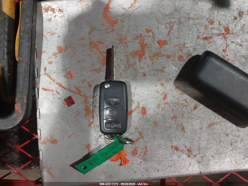 2004 Volkswagen New Beetle Gls VIN: 3VWCM31Y44M327136 Lot: 43311372